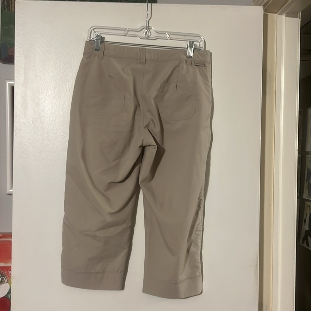Columbia lightweight khaki capri pants - Picture 5 of 8